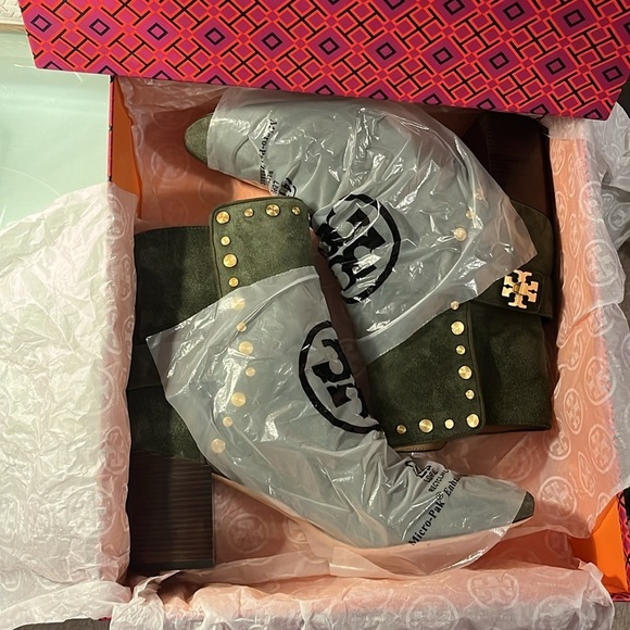 Tory Burch Olive Green Suede Bootie - Picture 10 of 10